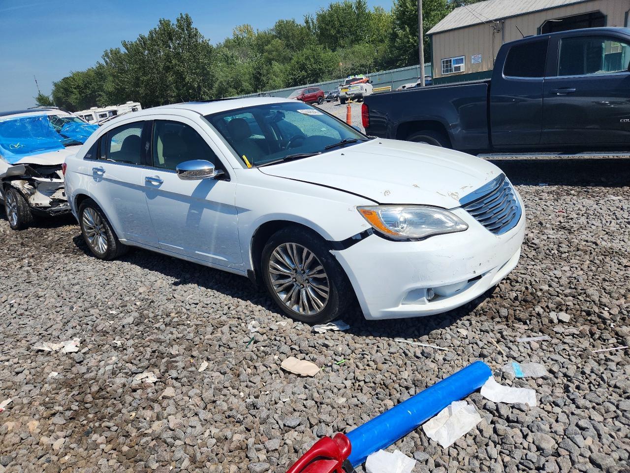 2012 Chrysler 200 Limited - Фото 4