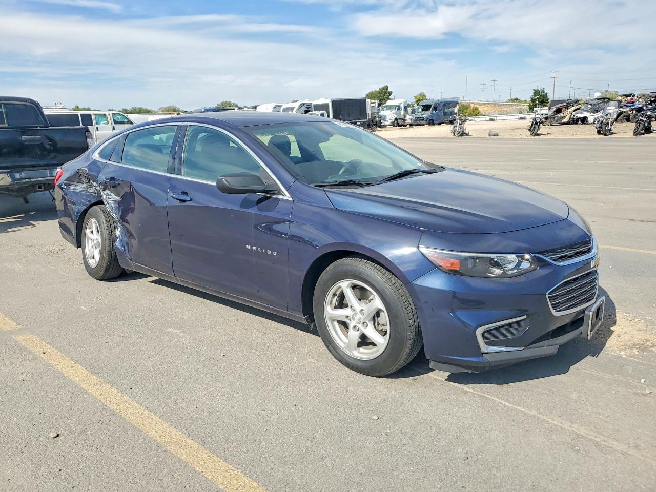 2017 Chevrolet Malibu Ls - Фото 4