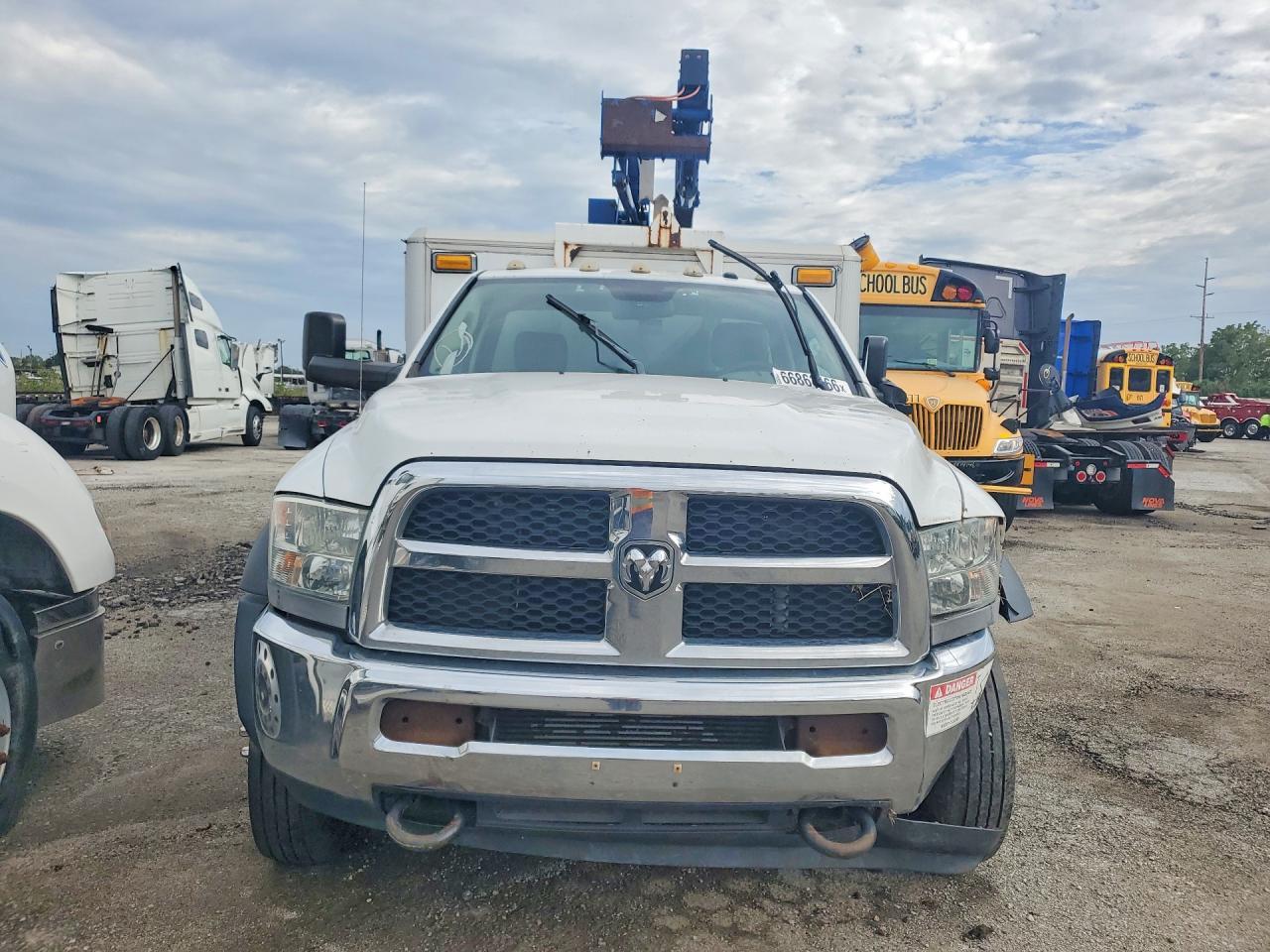 2014 Ram 5500 - Bucket Truck - Фото 5