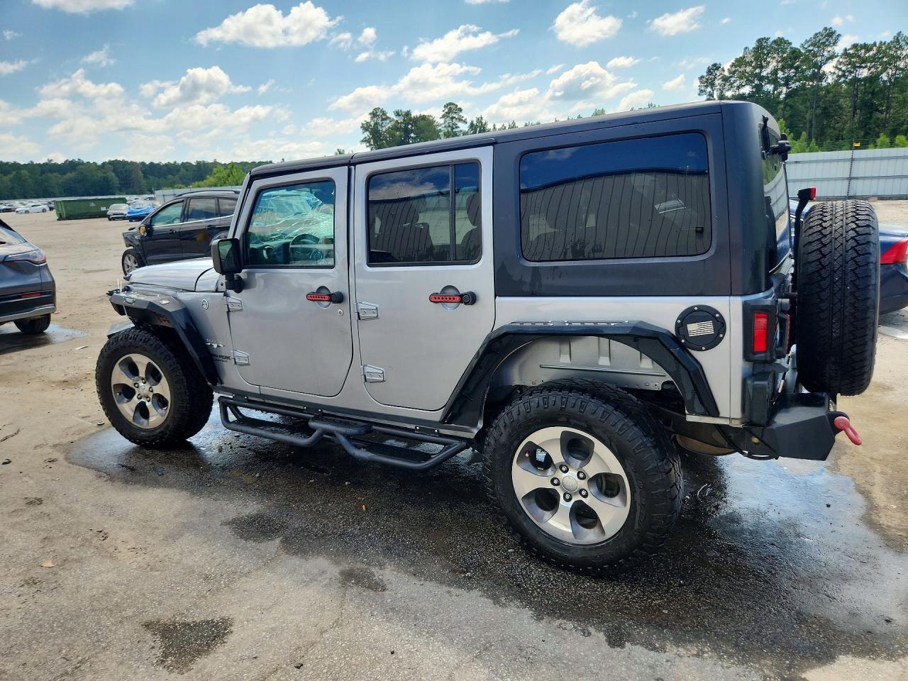 2018 Jeep Wrangler Unlimited Sahara - Image 2