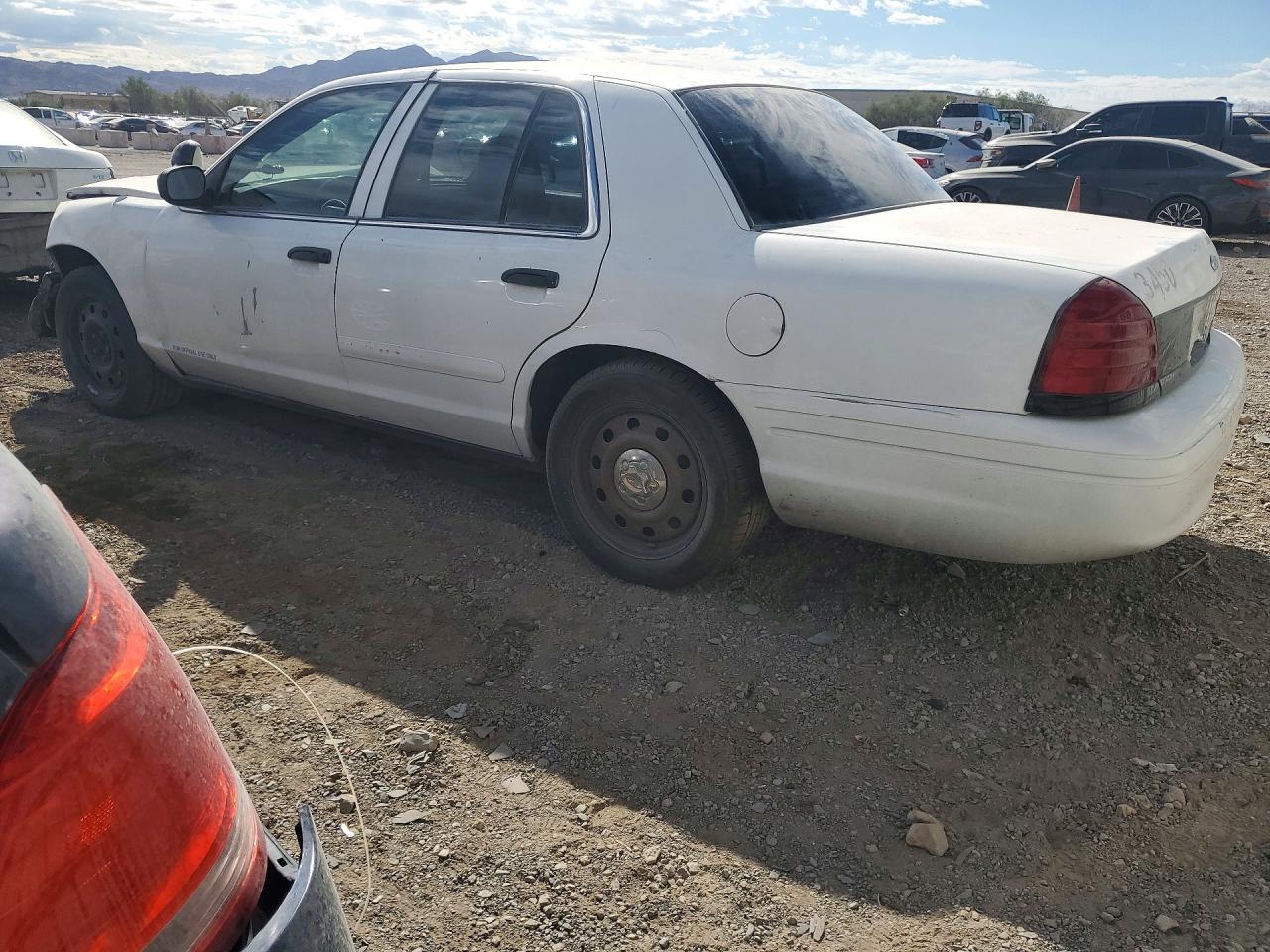 2006 Ford Crown Vict - Image 2