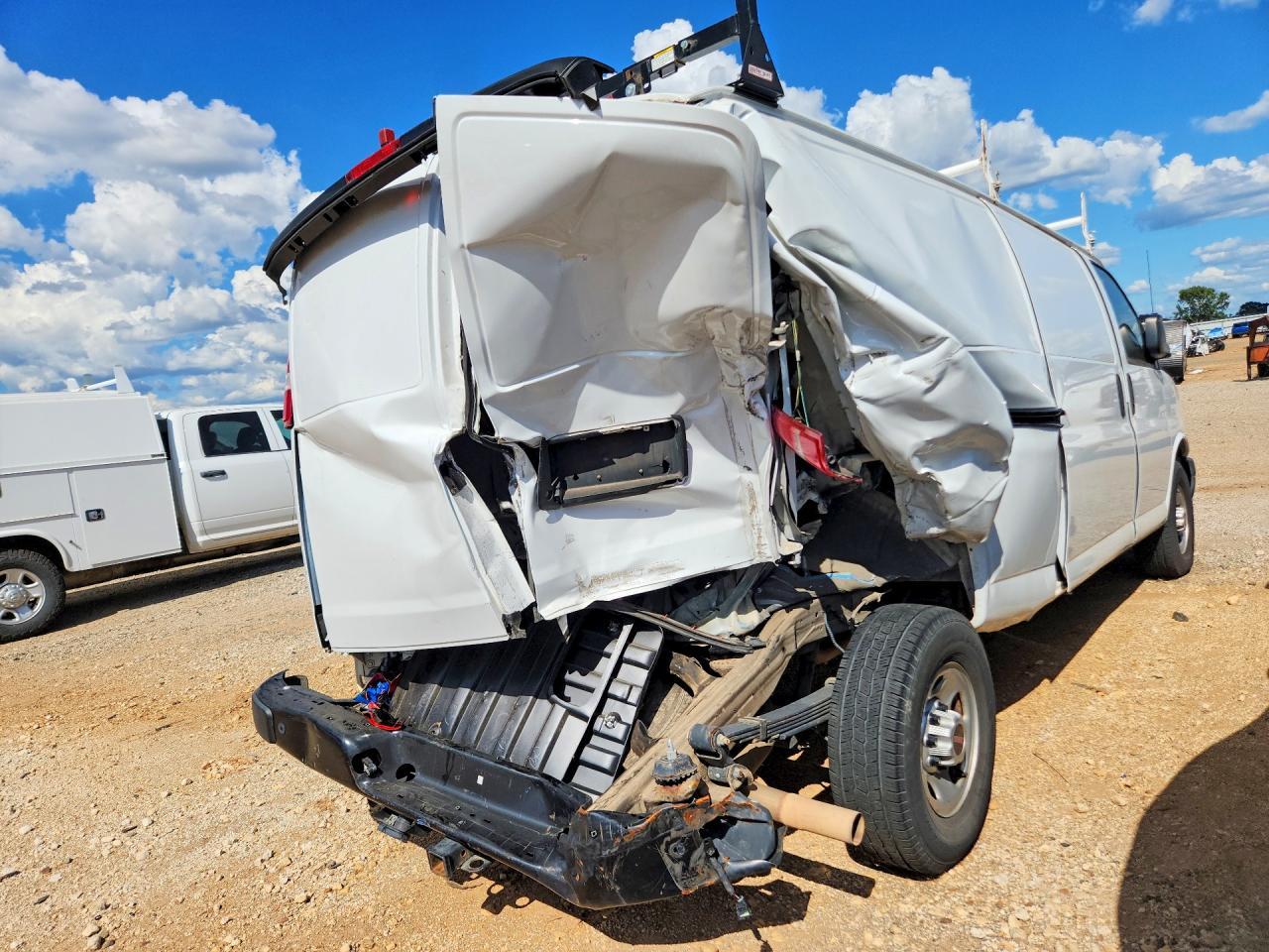 2019 GMC Savana 3500 Cargo Delivery Van - Фото 3