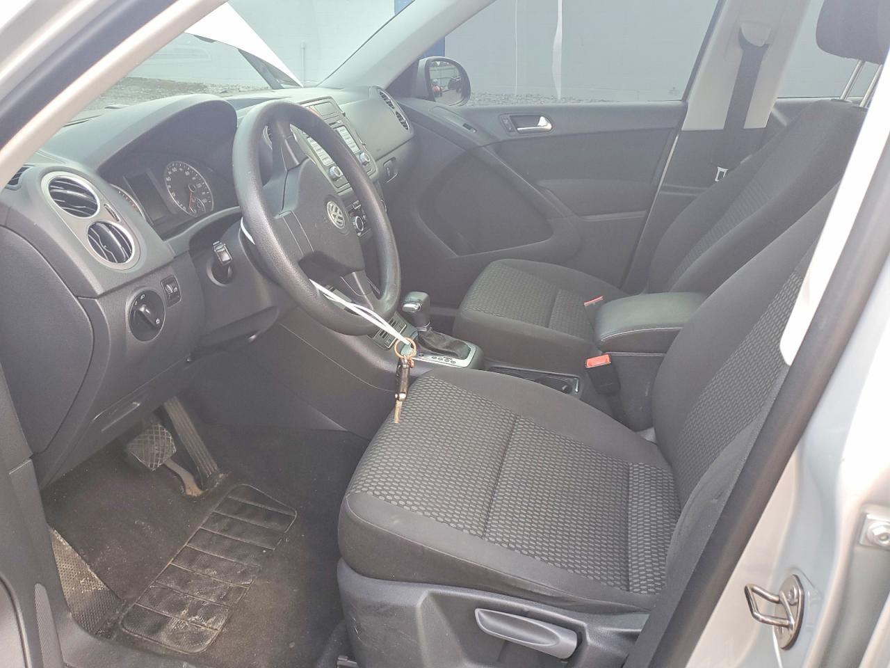 2010 Volkswagen Tiguan S - Фото 7