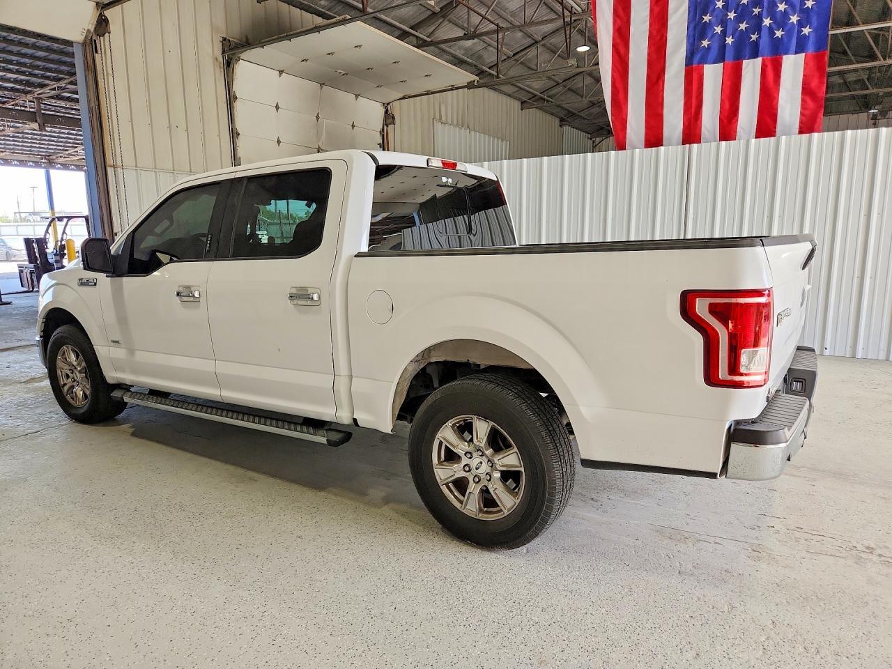 2016 Ford F150 Supercrew - Фото 2