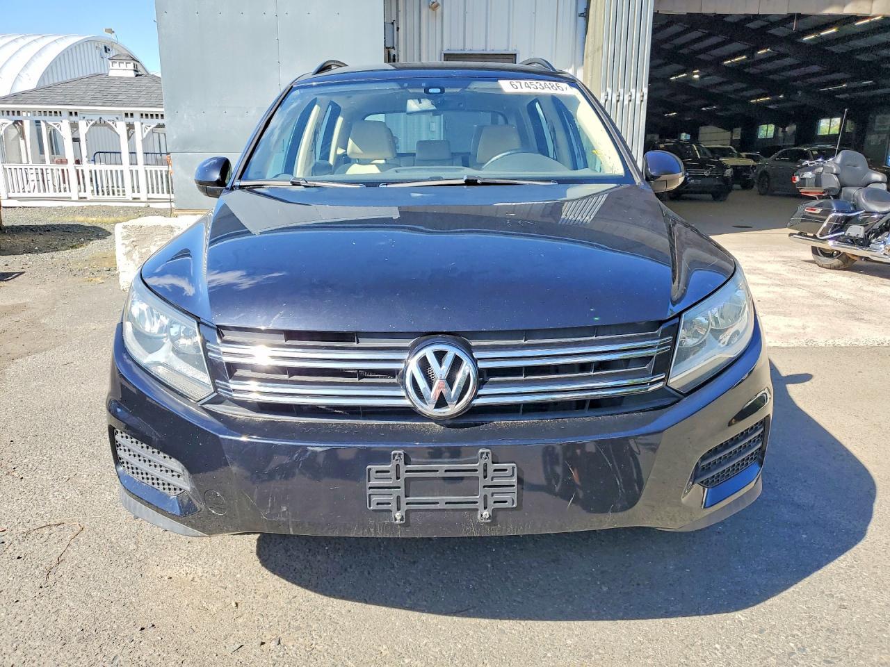 2017 Volkswagen Tiguan S - Image 5