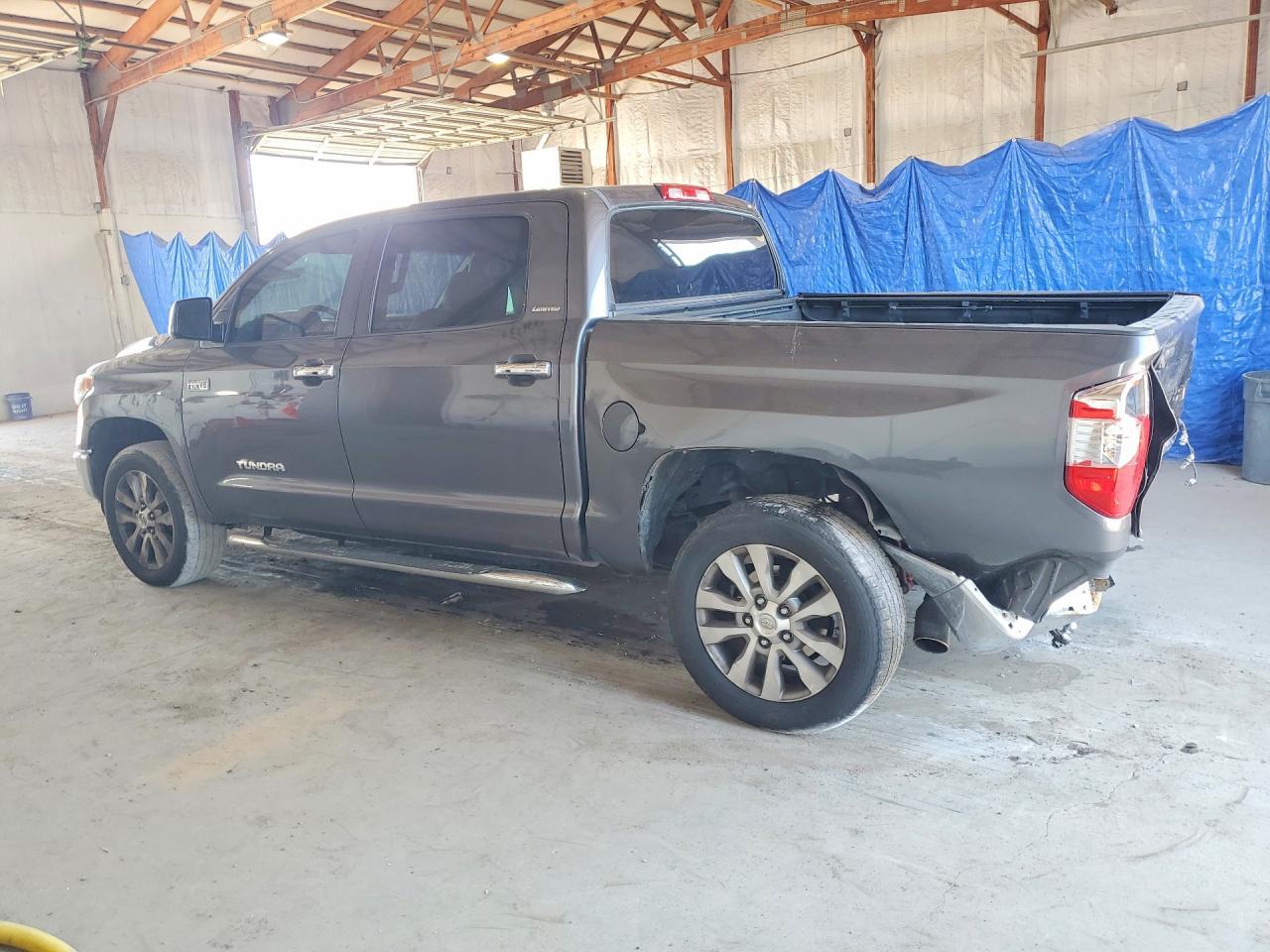 2015 Toyota Tundra Crewmax Limited - Фото 2