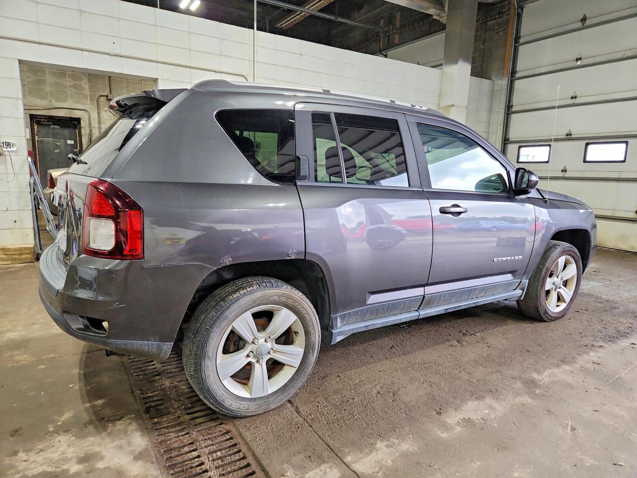2016 Jeep Compass Sport - Фото 3