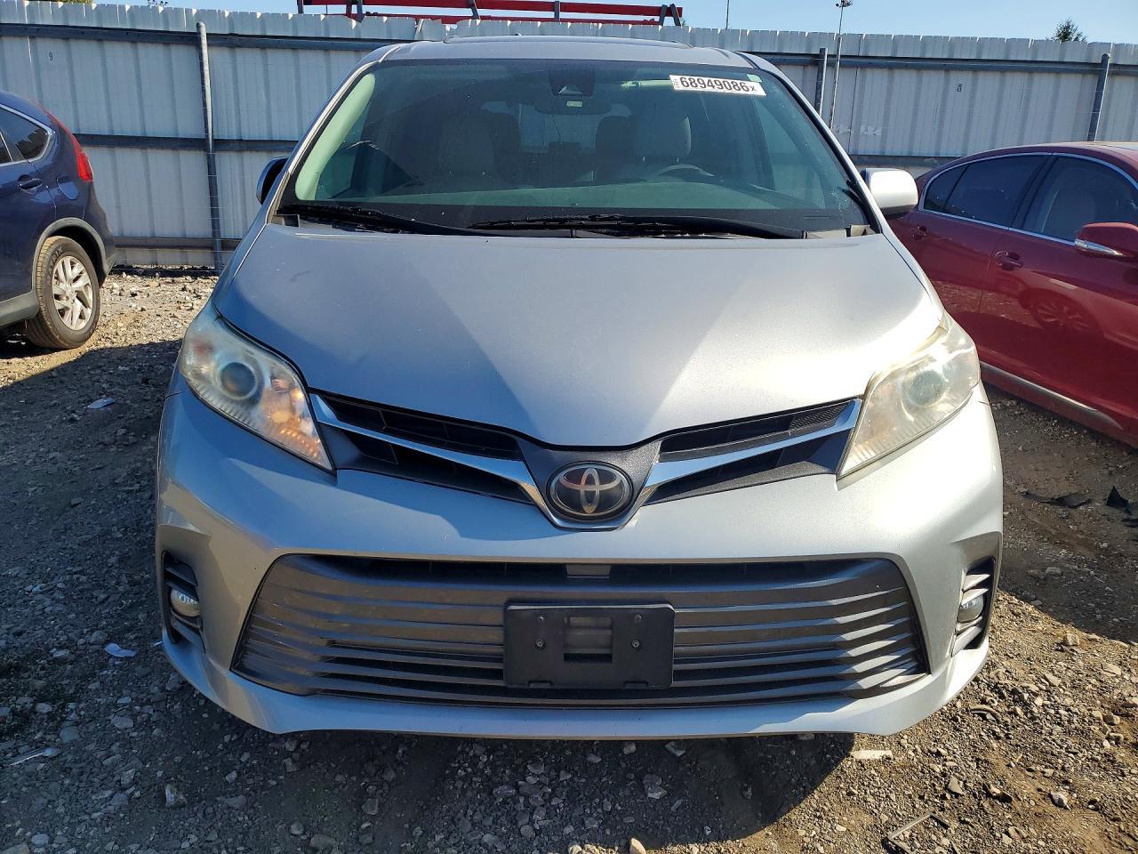 2018 Toyt Sienna Xle - Фото 5