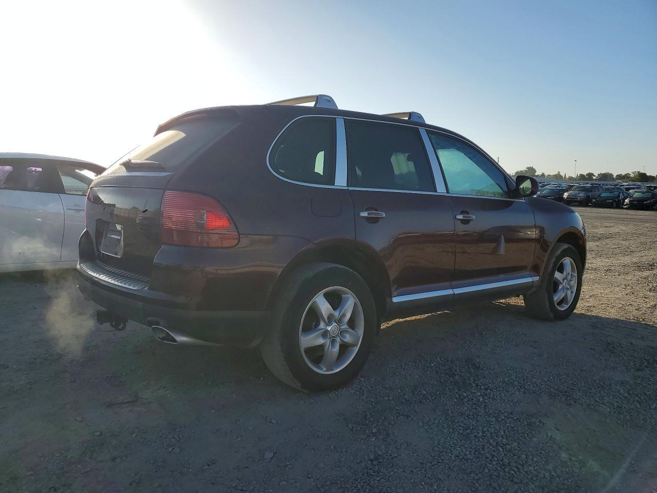 2004 Porsche Cayenne - Image 3