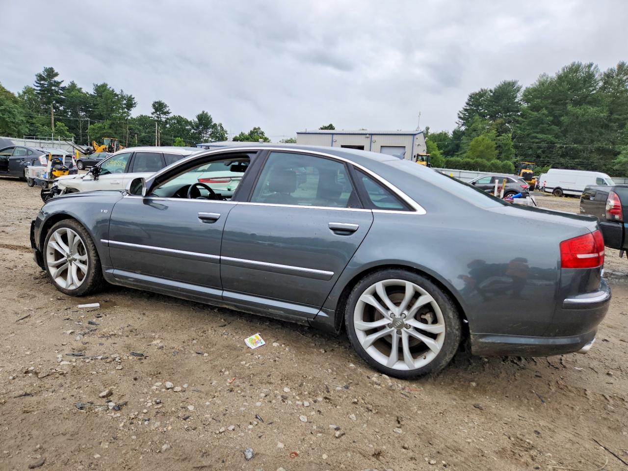 2008 Audi S8 Quattro - Image 2