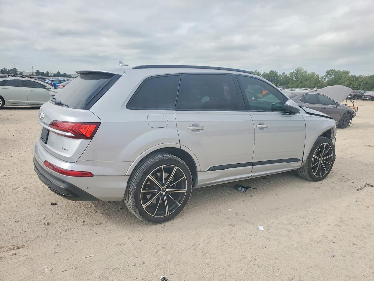 2021 Audi Q7 Premium Plus - Фото 3