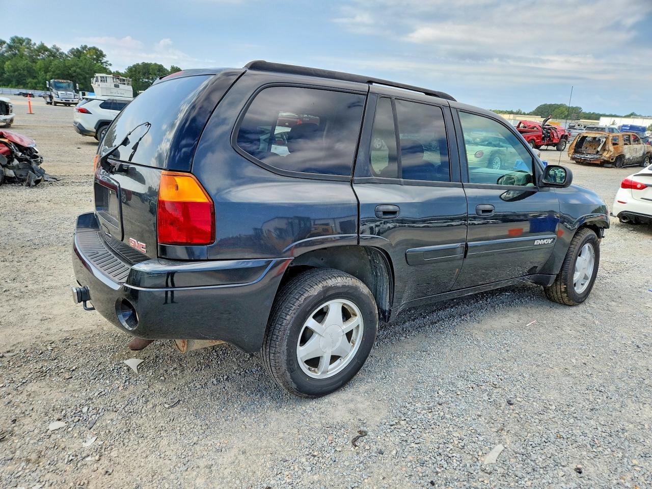 2003 GMC Envoy - Image 3