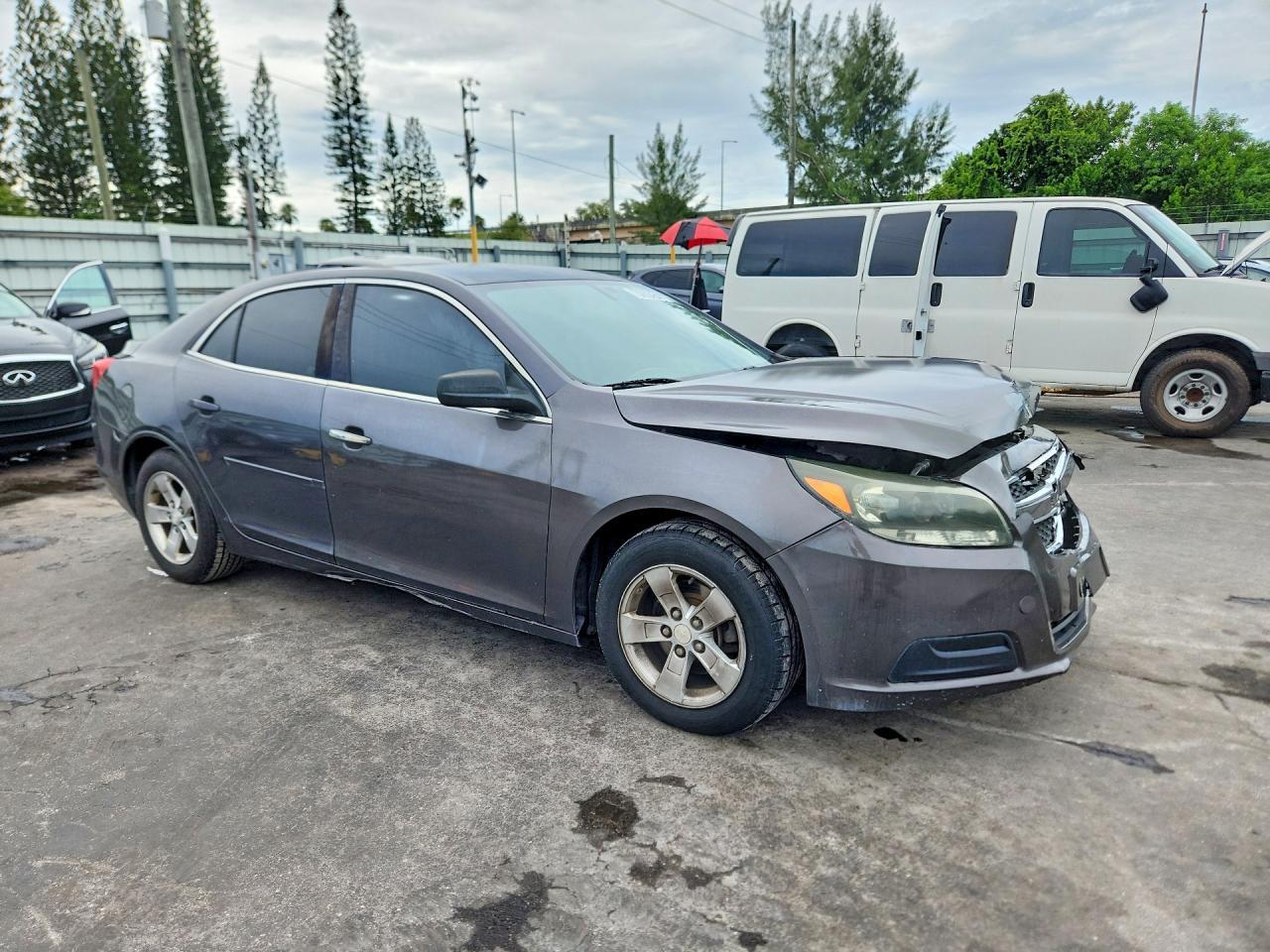 2013 Chevrolet Malibu Ls - Фото 4