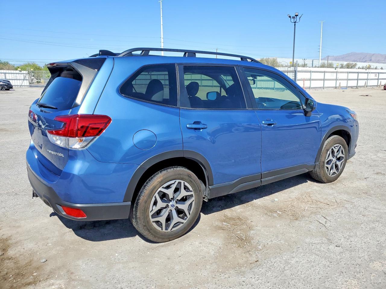 2024 Subaru Forester Premium - Image 3