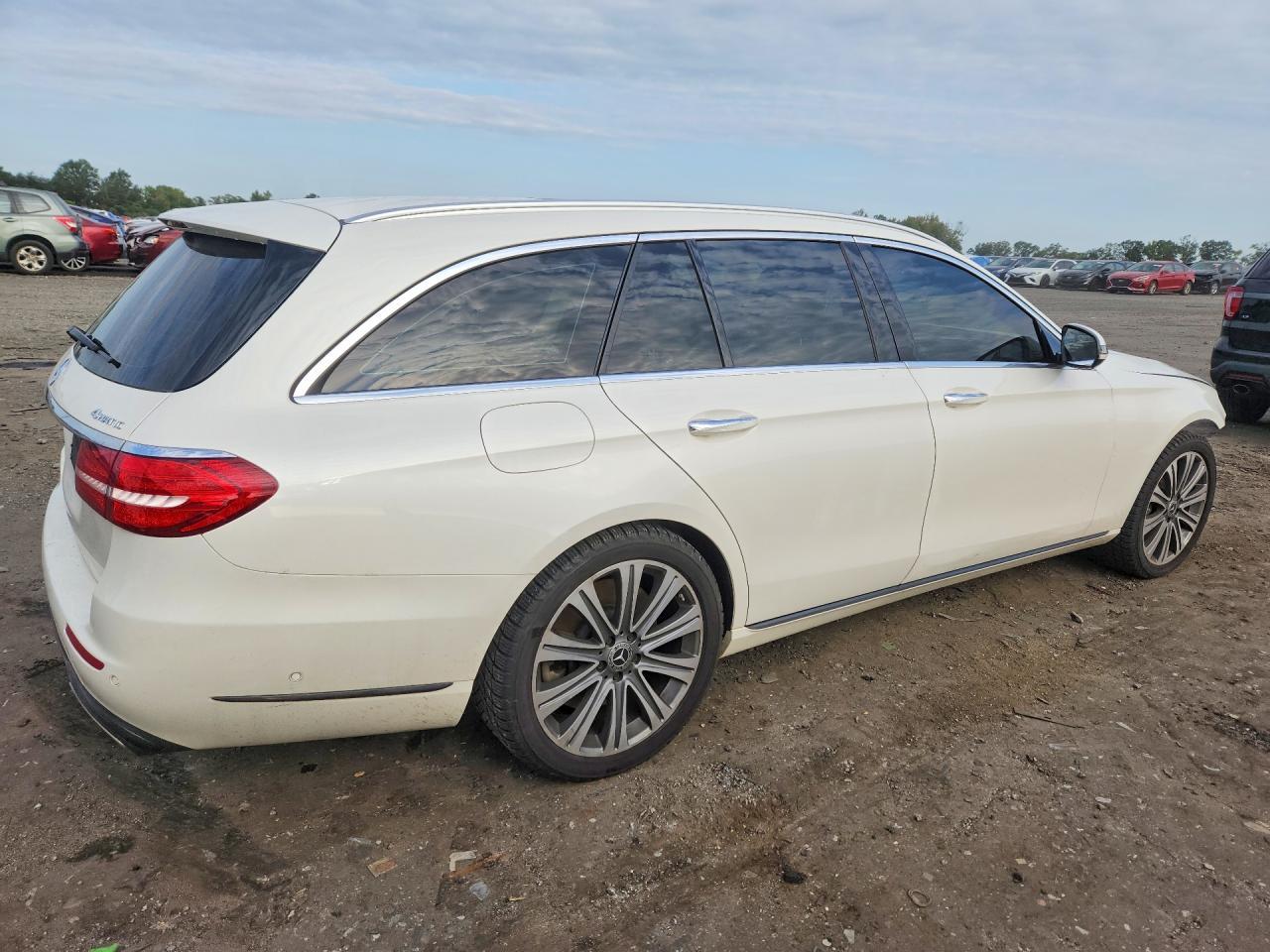2019 Mercedes-Benz E 450 4Matic - Image 3