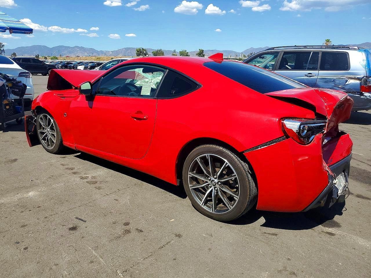 2017 Toyota 86 Base - Image 2