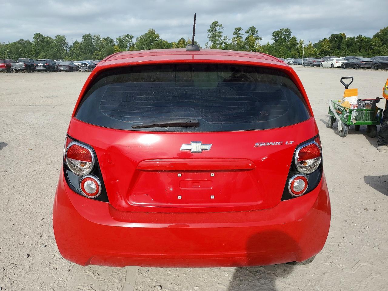 2016 Chevrolet Sonic Lt - Image 6