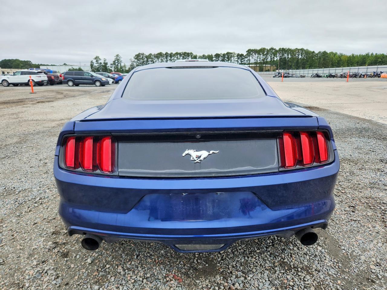 2015 Ford Mustang - Фото 6