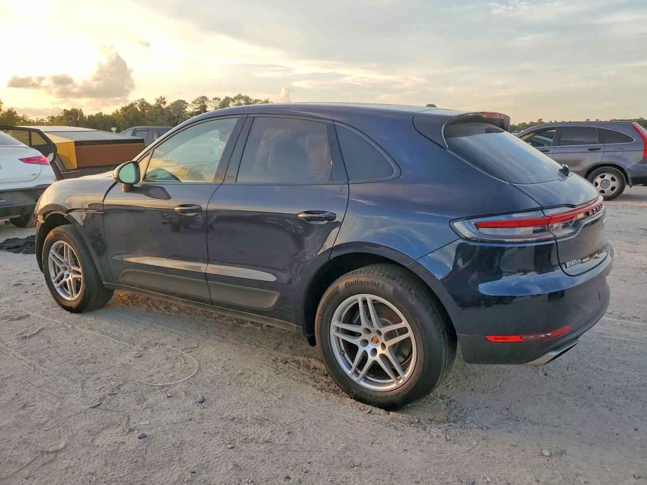 2021 Porsche Macan - Фото 2