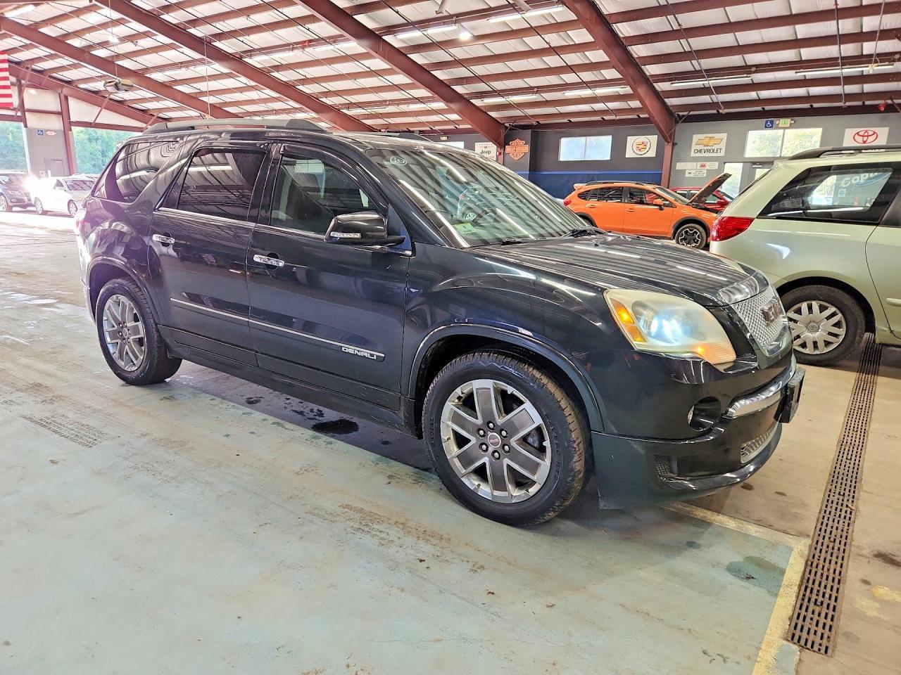 2011 GMC Acadia Denali - Image 4