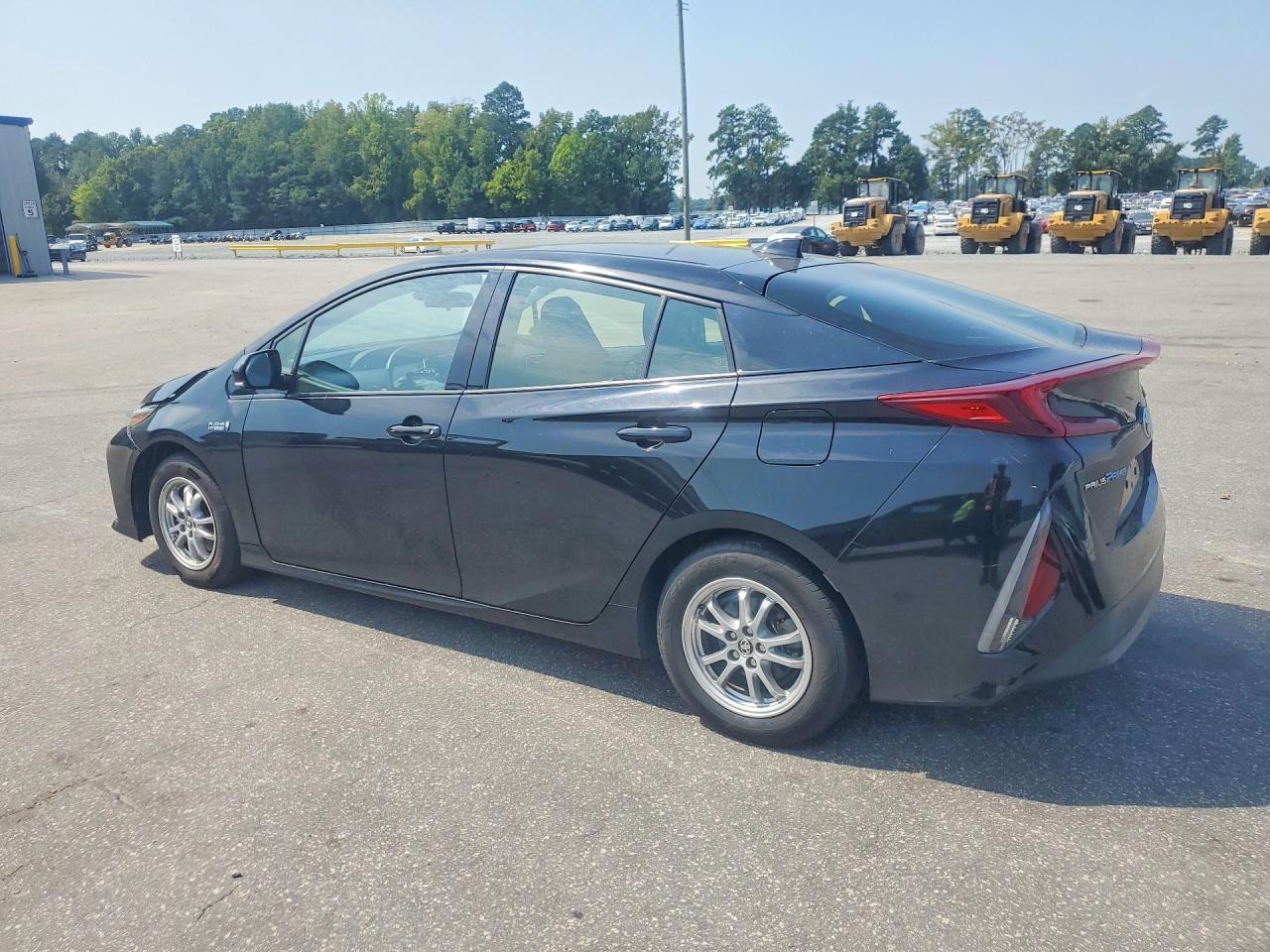 2020 Toyota Prius Prime Le - Фото 2
