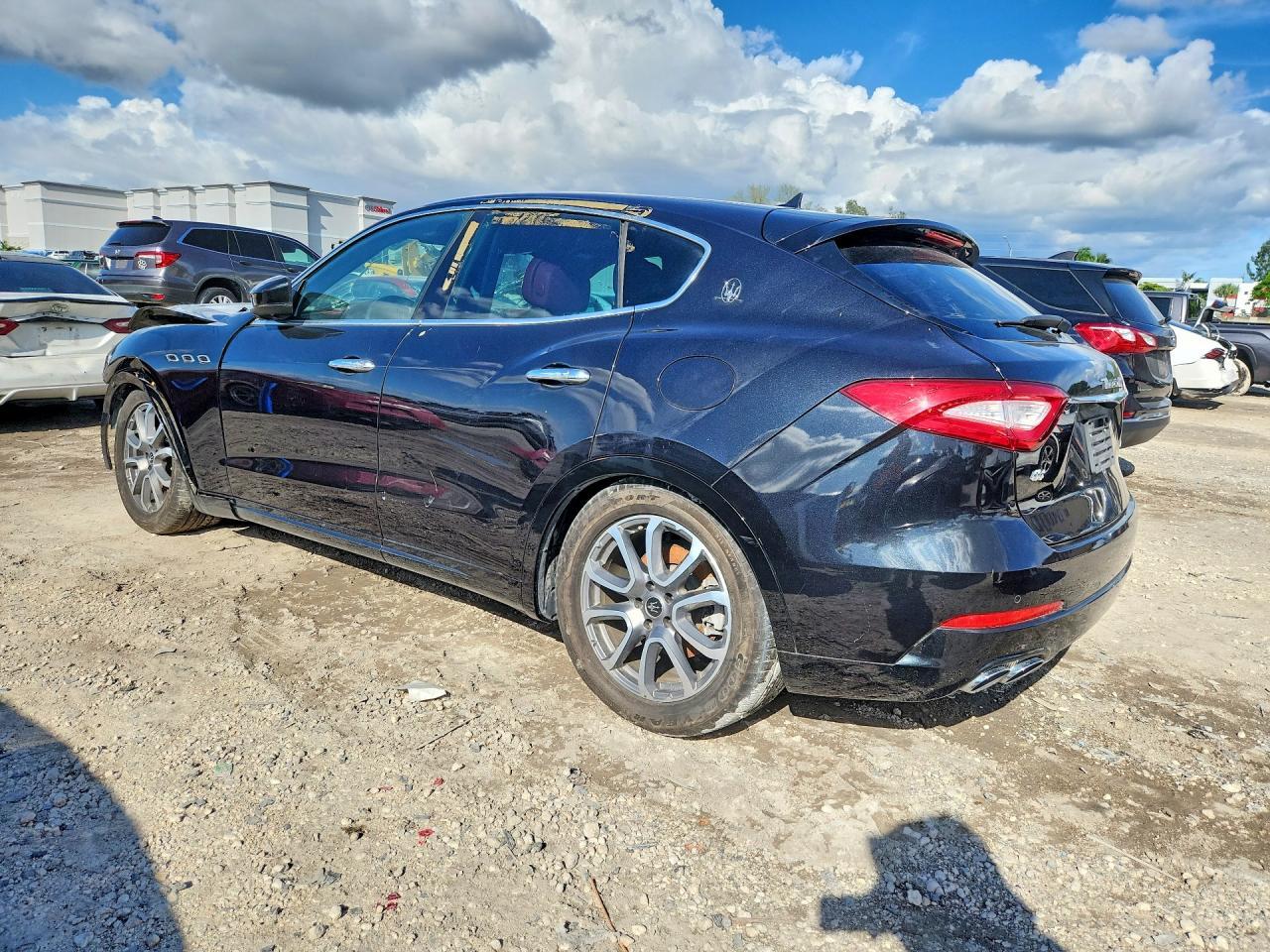 2020 Maserati Levante - Фото 2