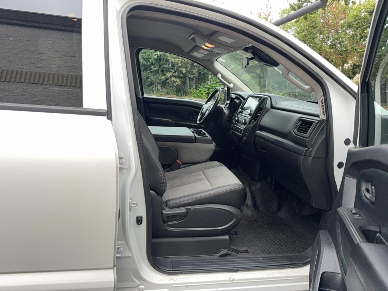 2021 Nissan Titan S - Фото 5