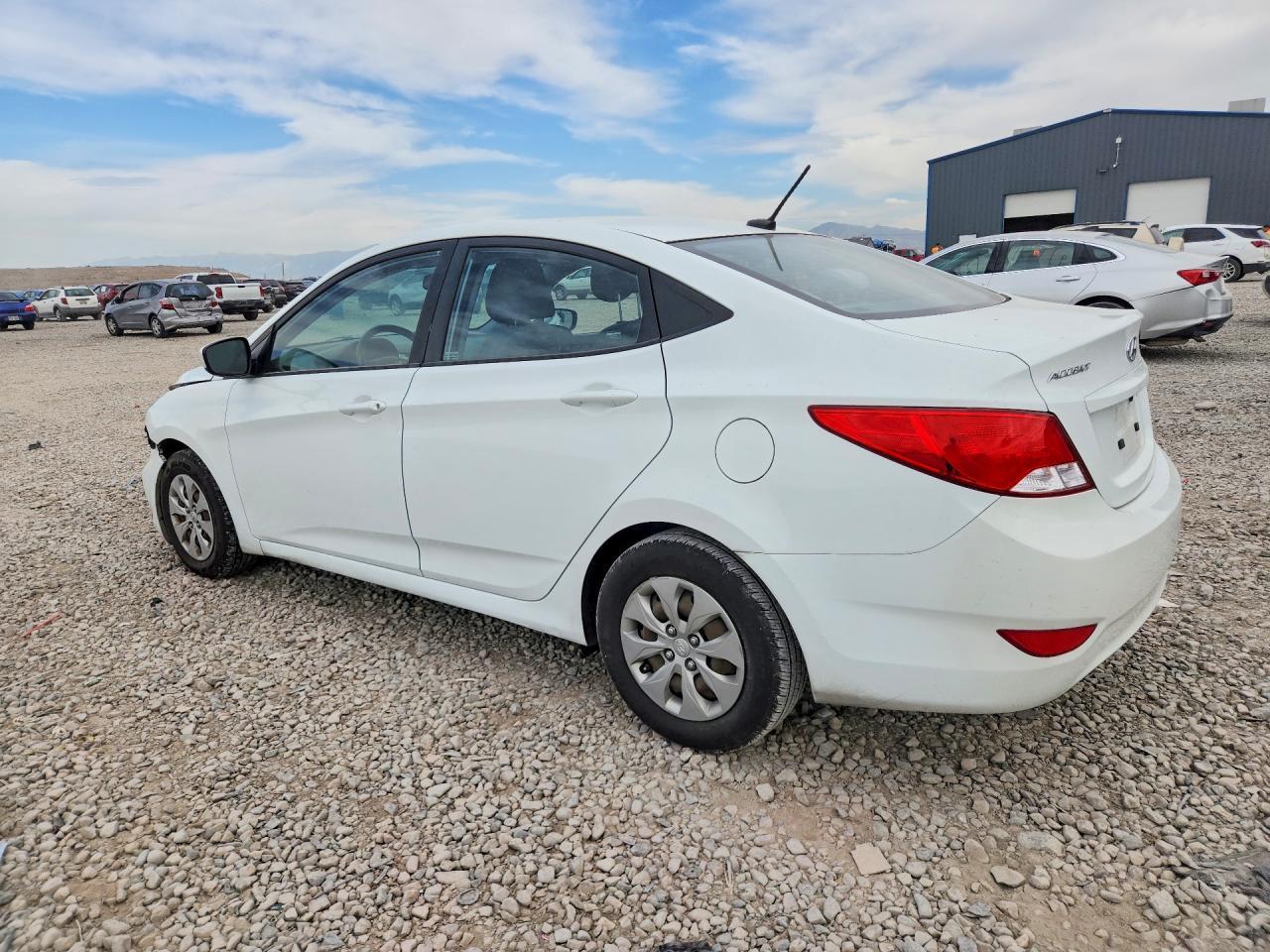 2016 Hyundai Accent Se - Image 2