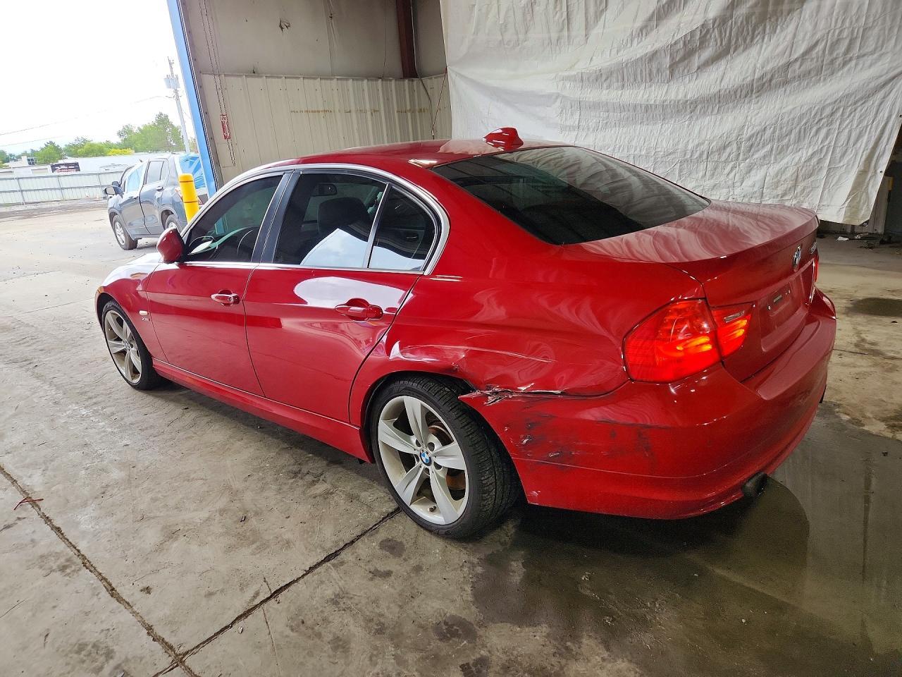 2011 BMW 335 Xi - Image 2