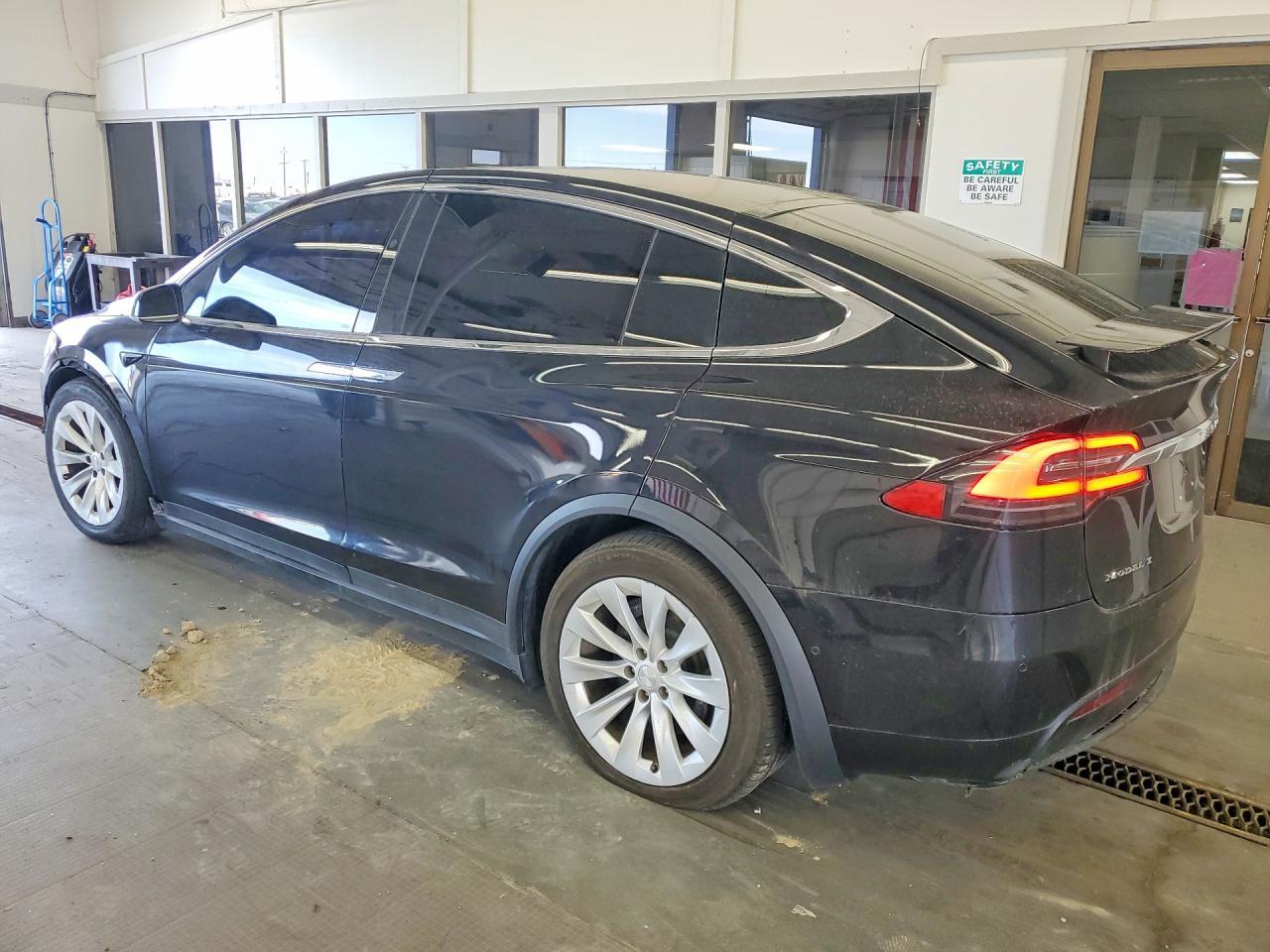 2017 Tesla Model X - Фото 2