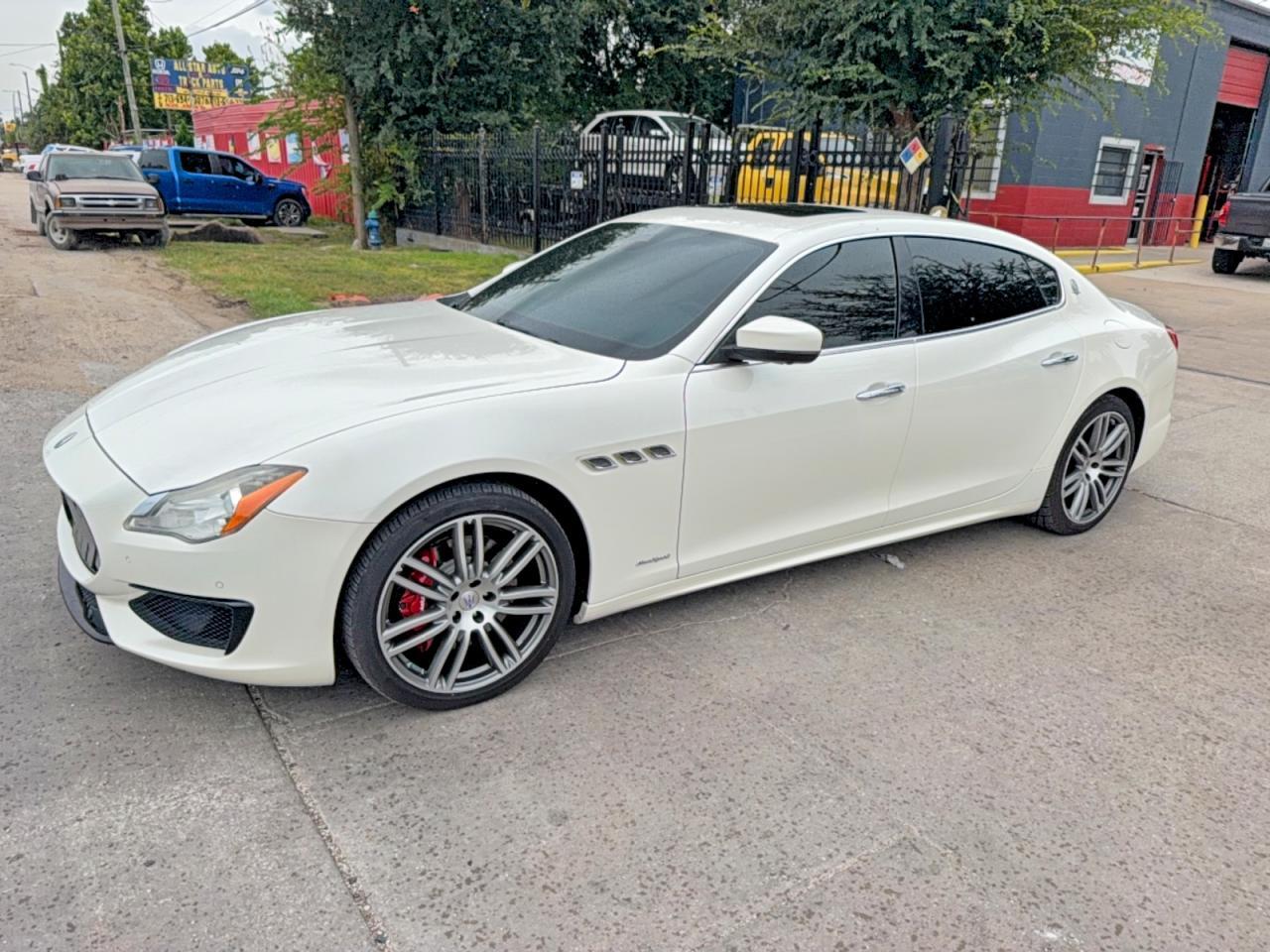 2017 Maserati Quattroporte S - Фото 2