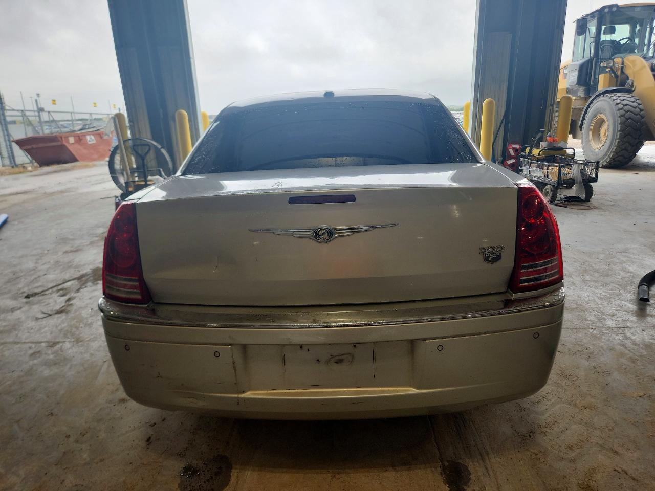 2010 Chrysler 300C - Image 6