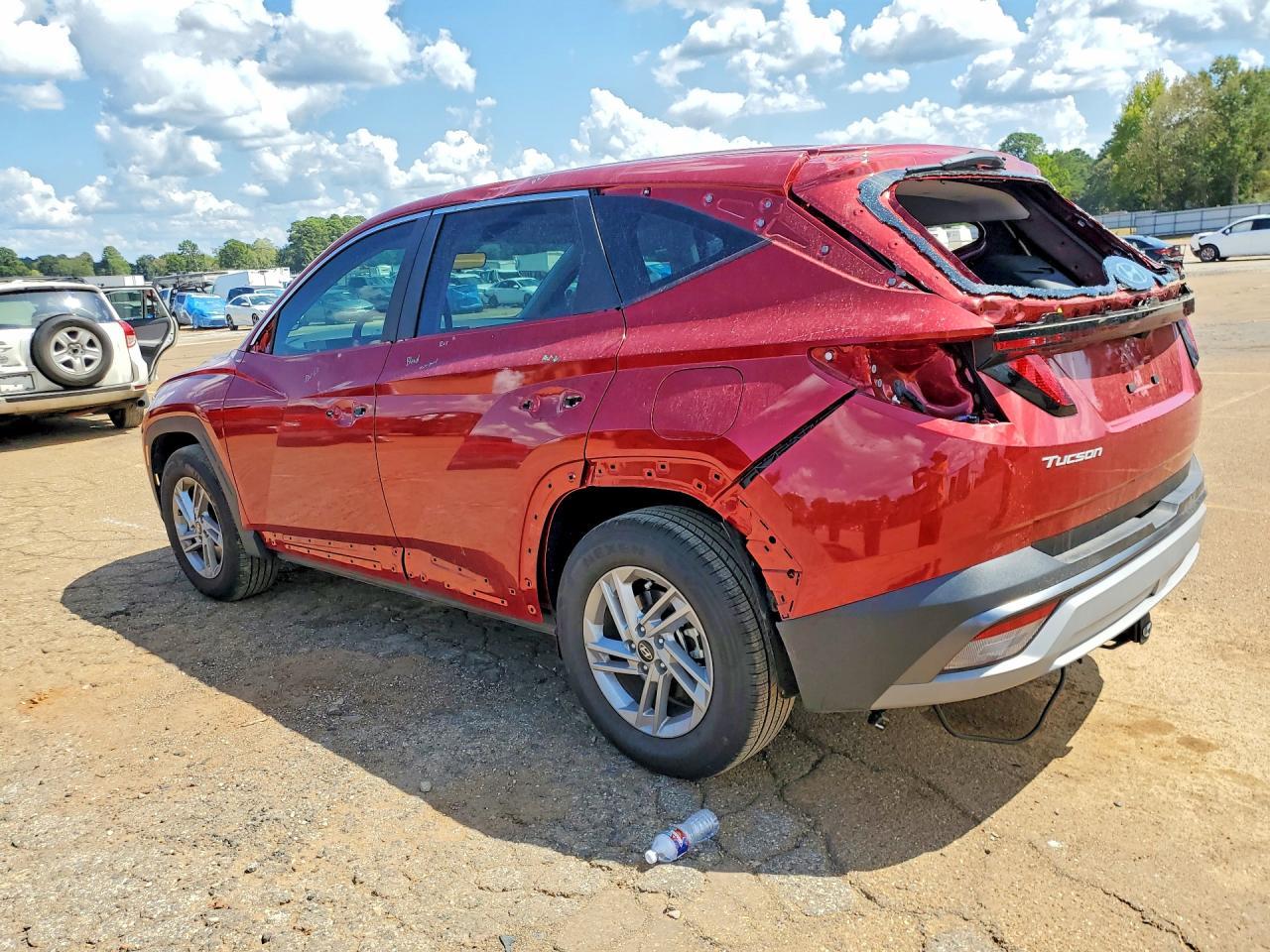 2025 Hyundai Tucson Se - Image 2