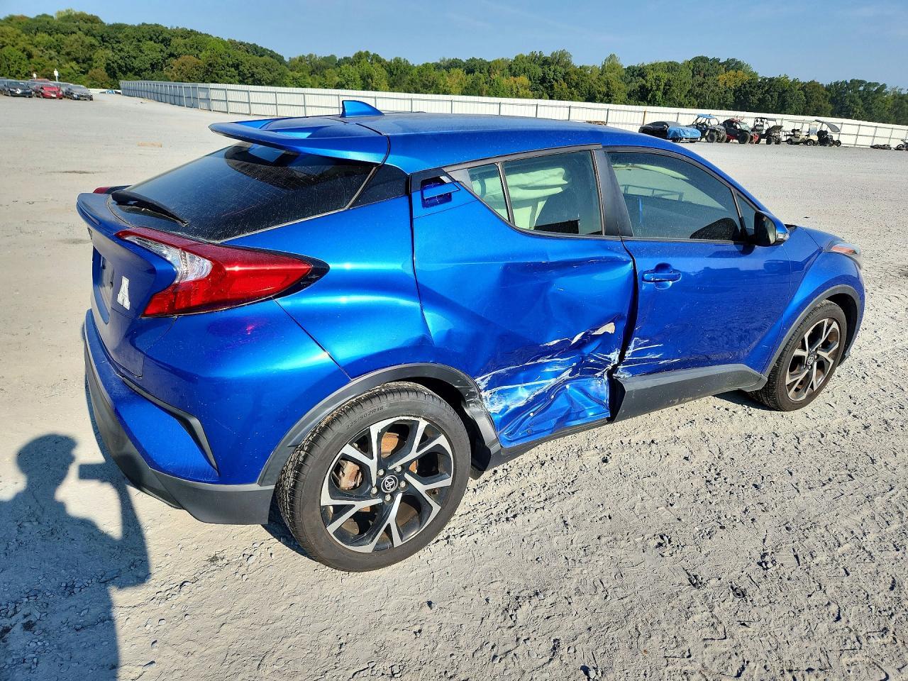 2020 Toyota C-Hr Xle - Фото 3