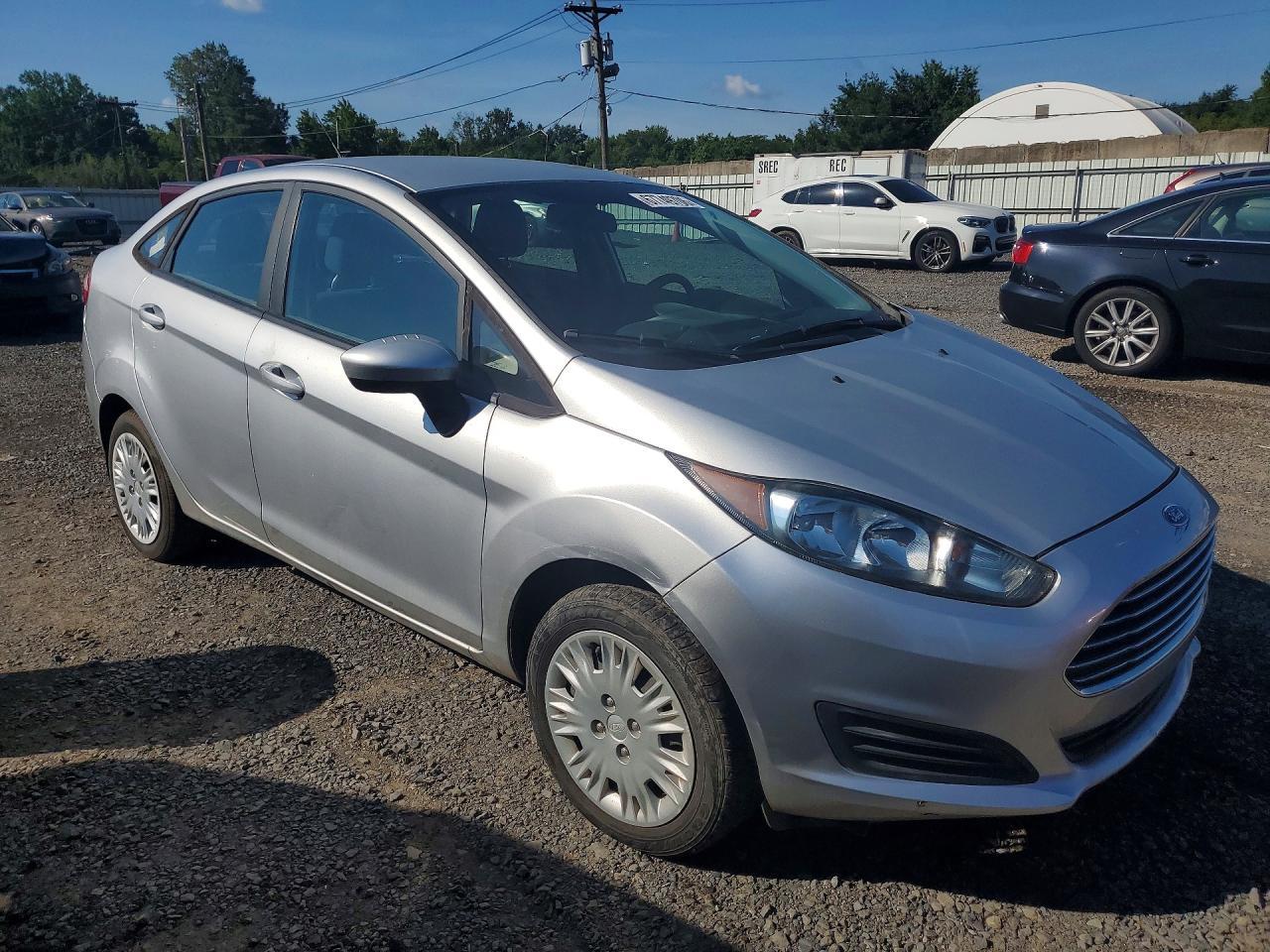 2019 Ford Fiesta S - Фото 4