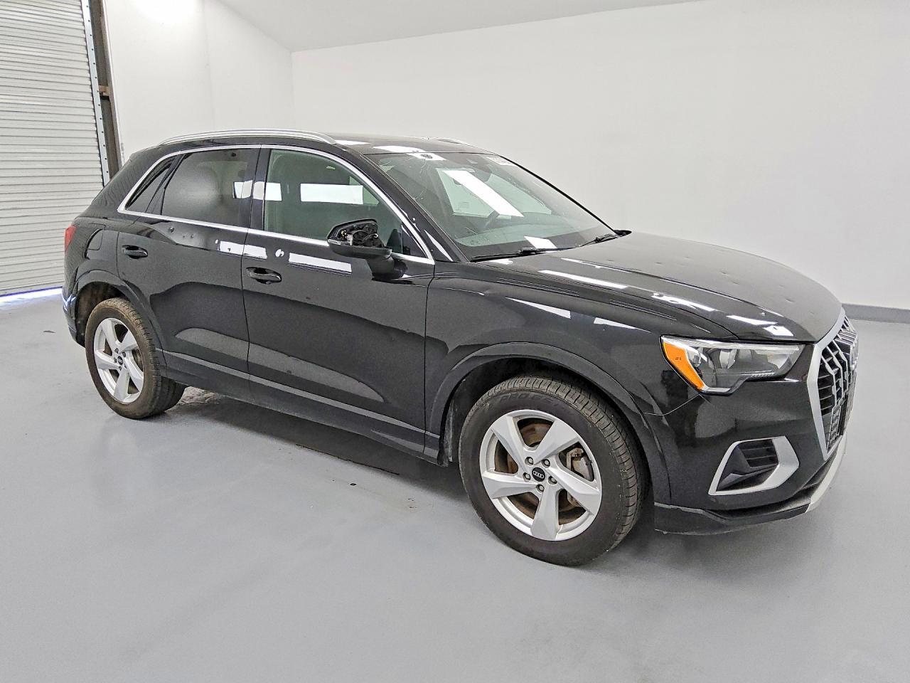 2021 Audi Q3 Premium 40 - Фото 4