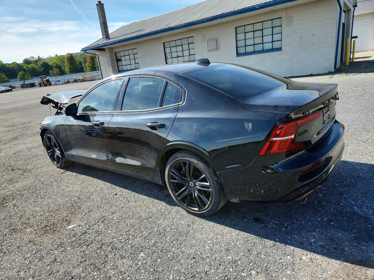 2023 Volvo S60 Plus - Фото 2