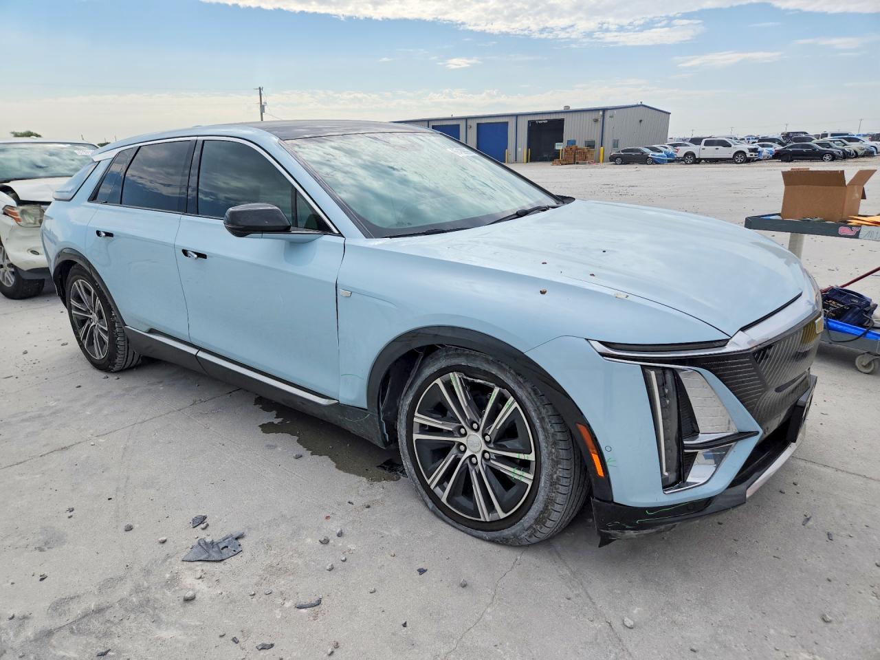 2024 Cadillac Lyriq Luxury - Image 4