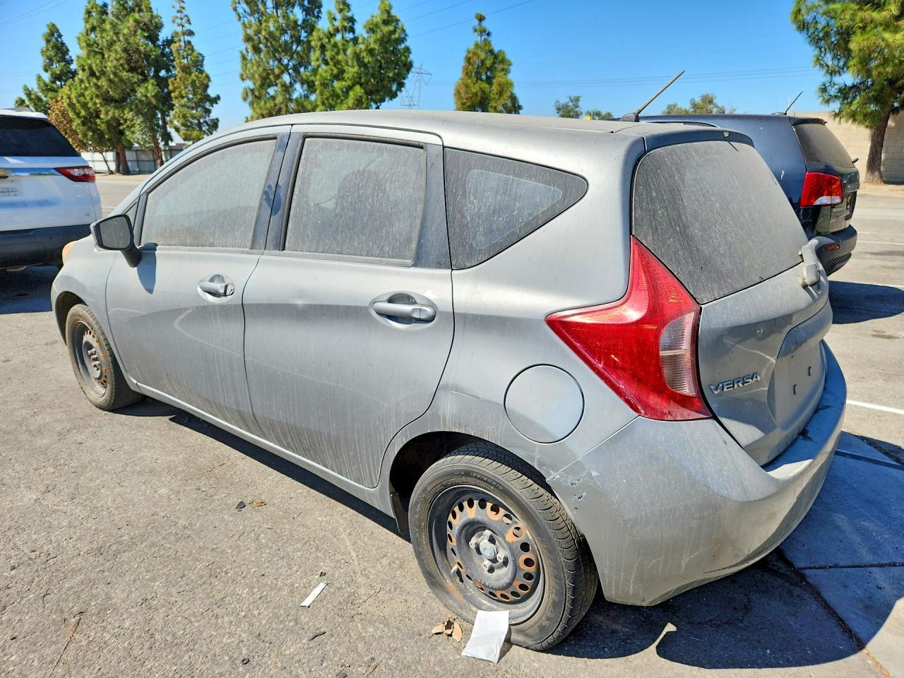 2015 Nissan Versa Note Sv - Image 2