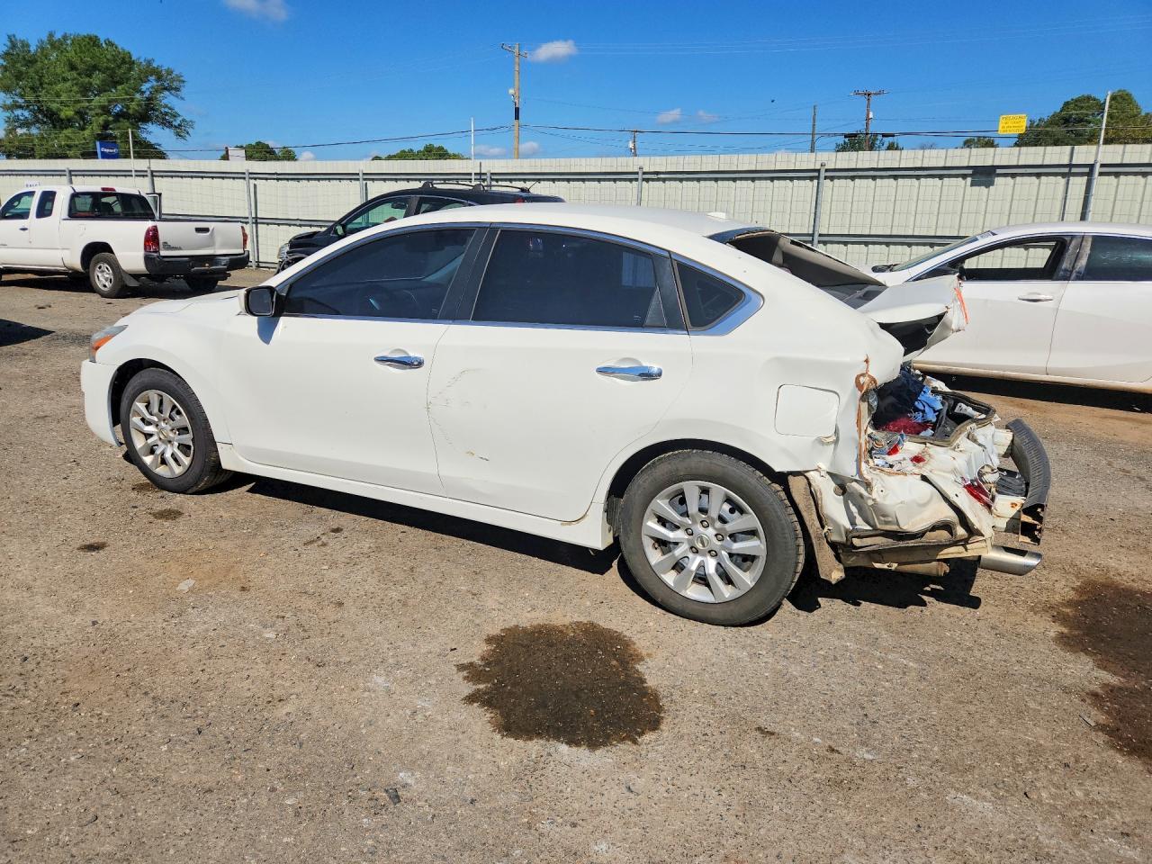 2015 Nissan Altima 2.5 S - Фото 2