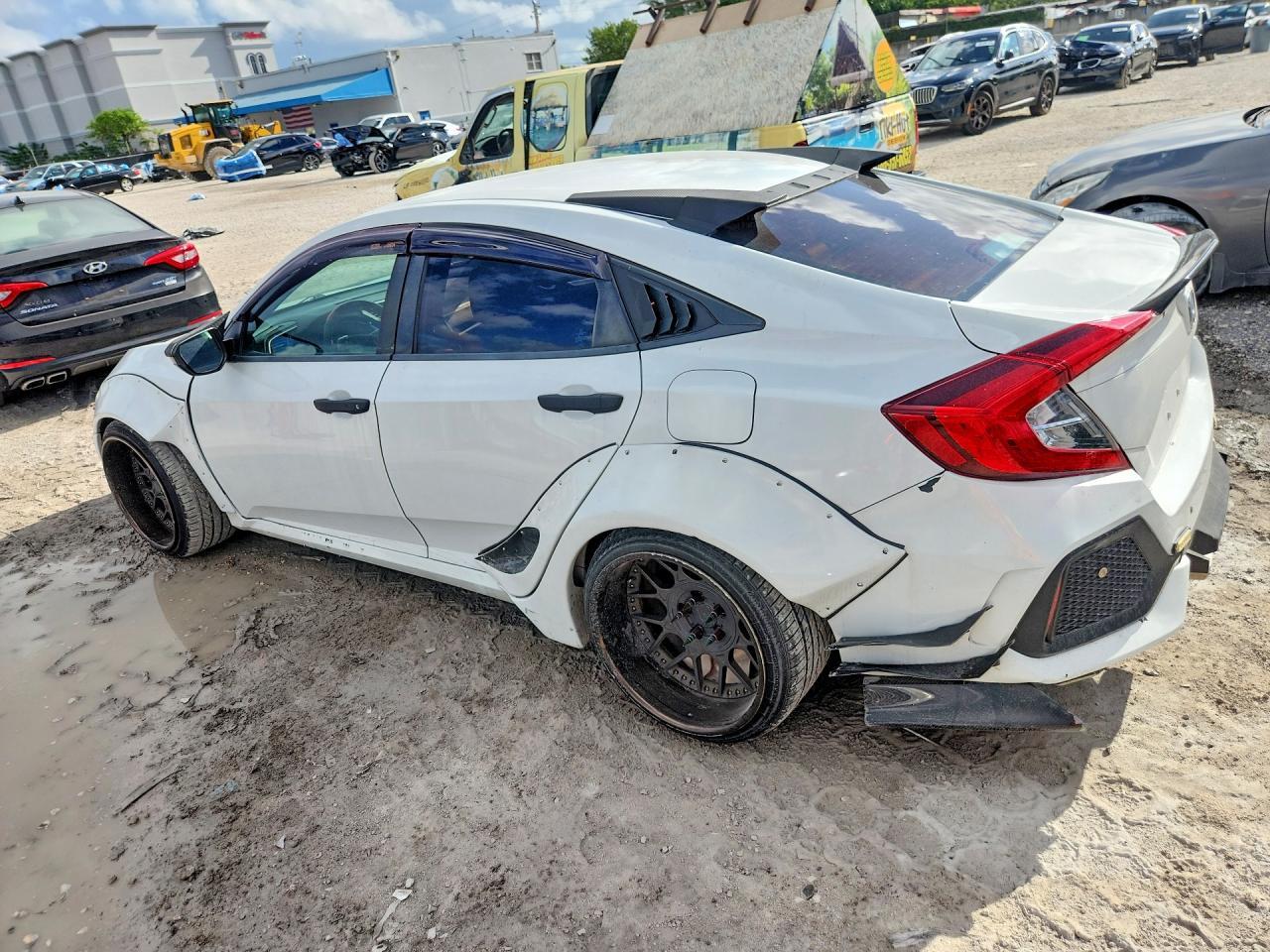 2019 Honda Civic Sport - Image 2