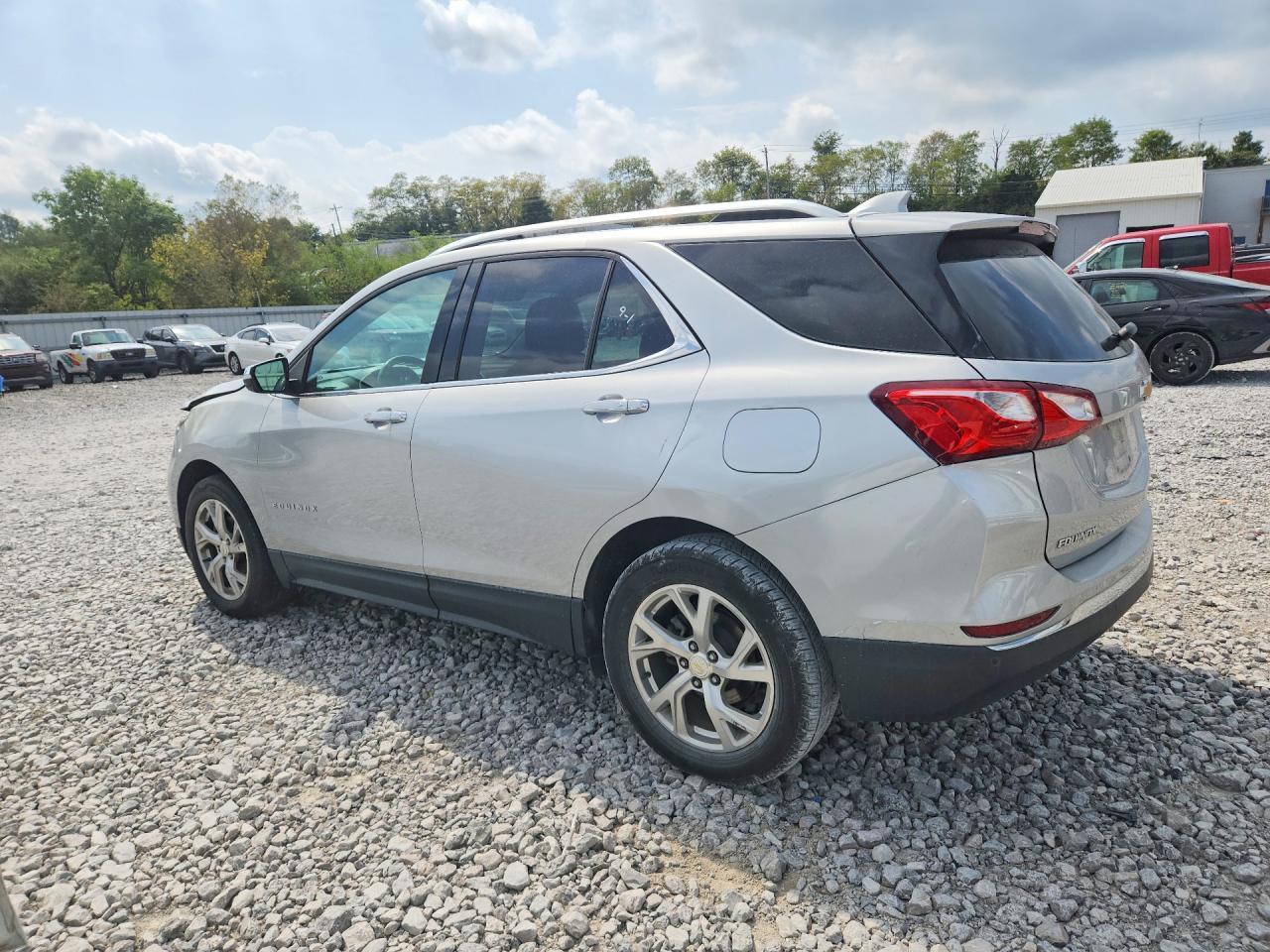 2018 Chevrolet Equinox Premier - Фото 2