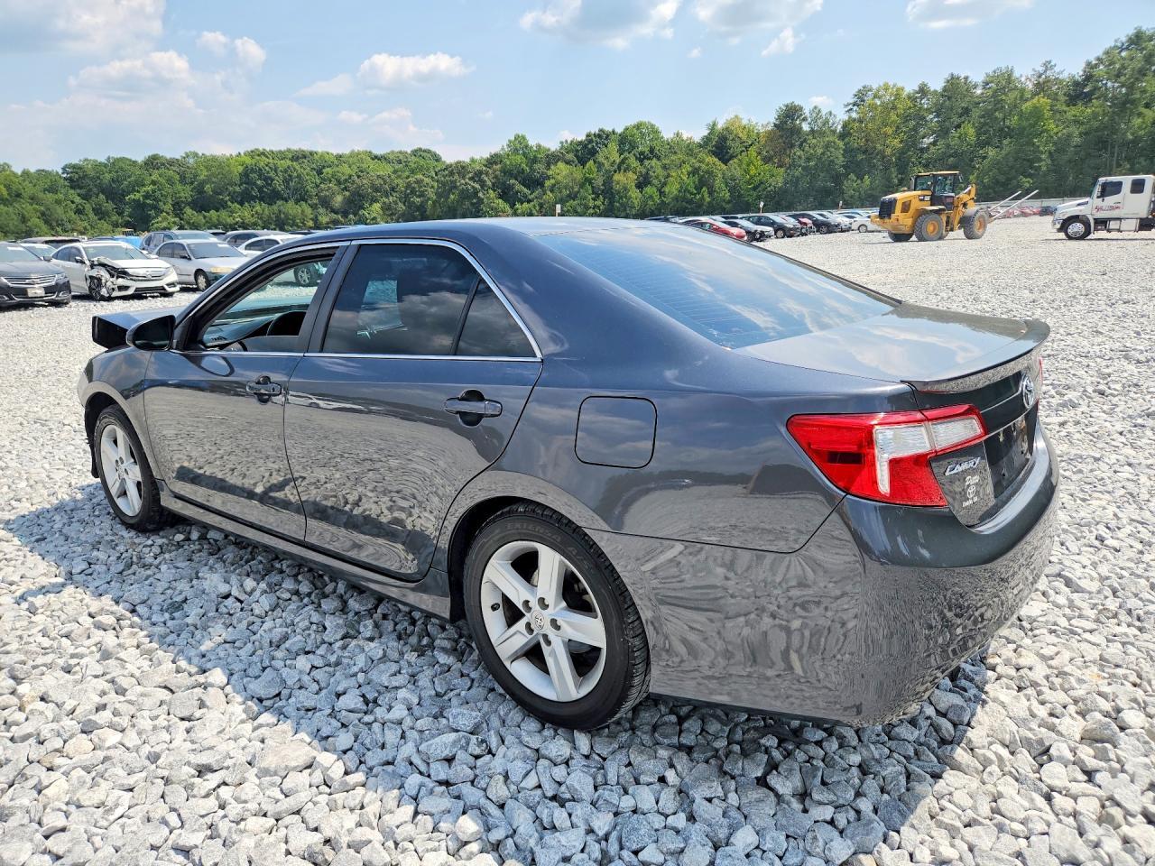 2013 Toyota Camry Se - Image 2