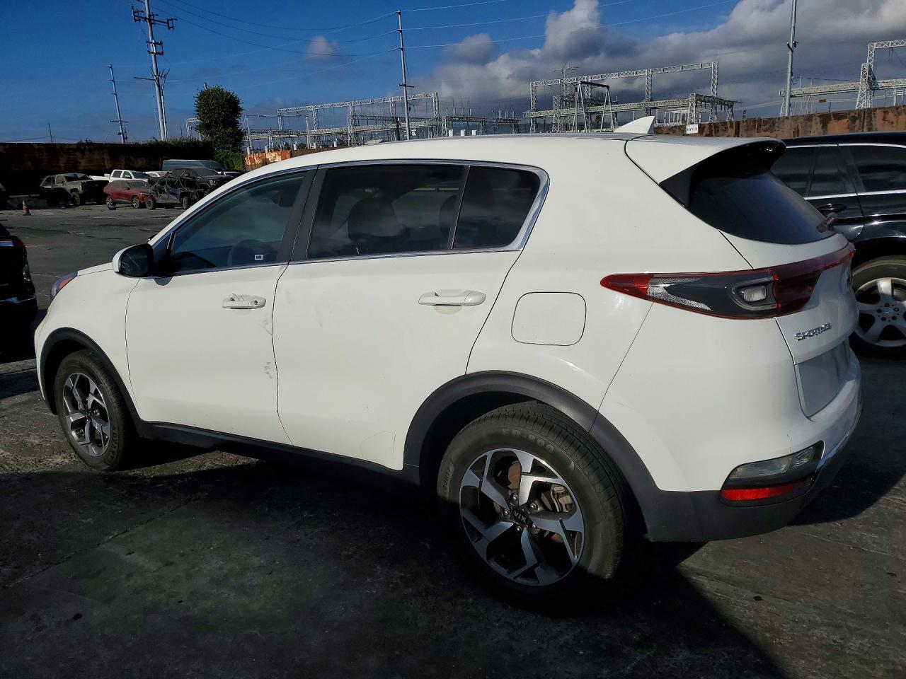 2021 Kia Sportage Lx - Image 2