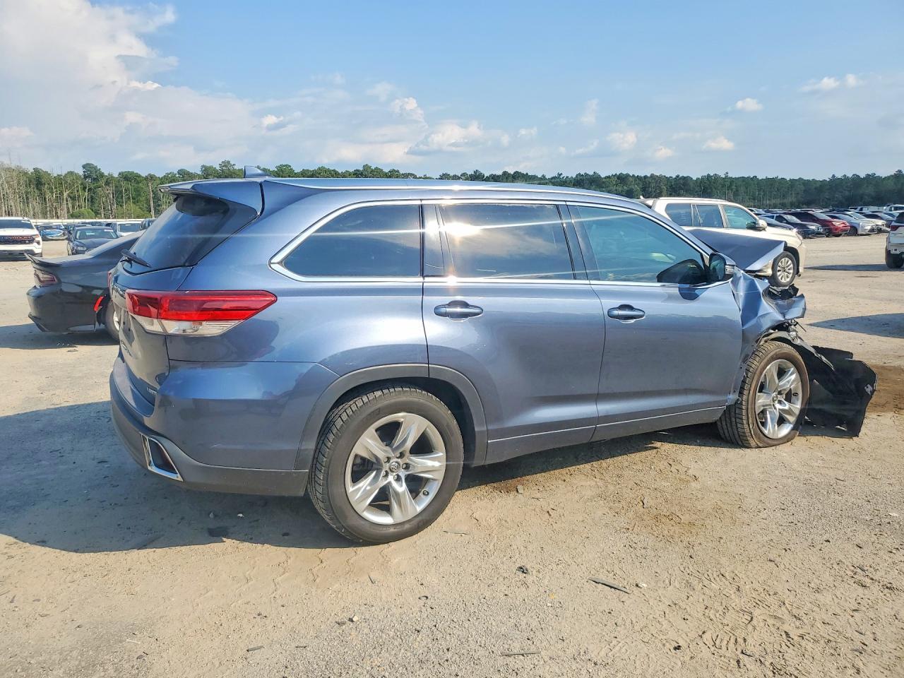 2019 Toyota Highlander Limited - Фото 3