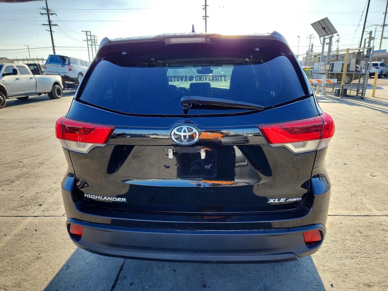 2018 Toyota Highlander Xle - Image 6