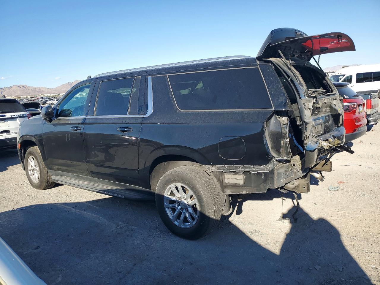 2023 Chevrolet Suburban C1500 Ls - Фото 2