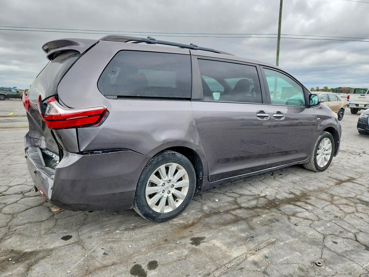 2016 Toyota Sienna Xle 7-Passenger - Фото 3