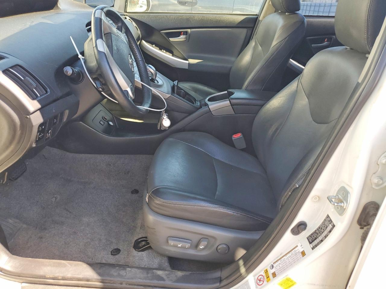 2015 Toyota Prius Four - Image 7