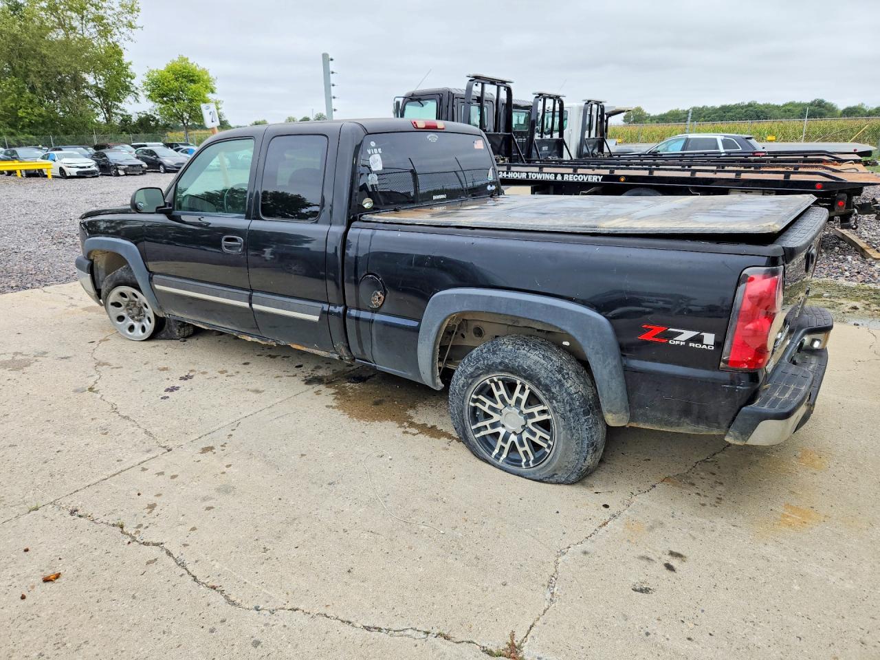 2004 Chevrolet Silverado K1500 - Image 2